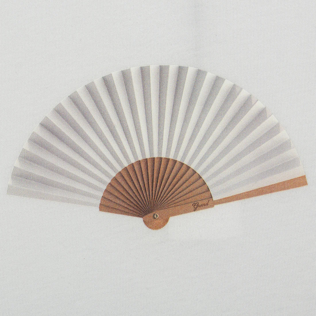 GRAND COLLECTION HAND FAN TEE 'WHITE'