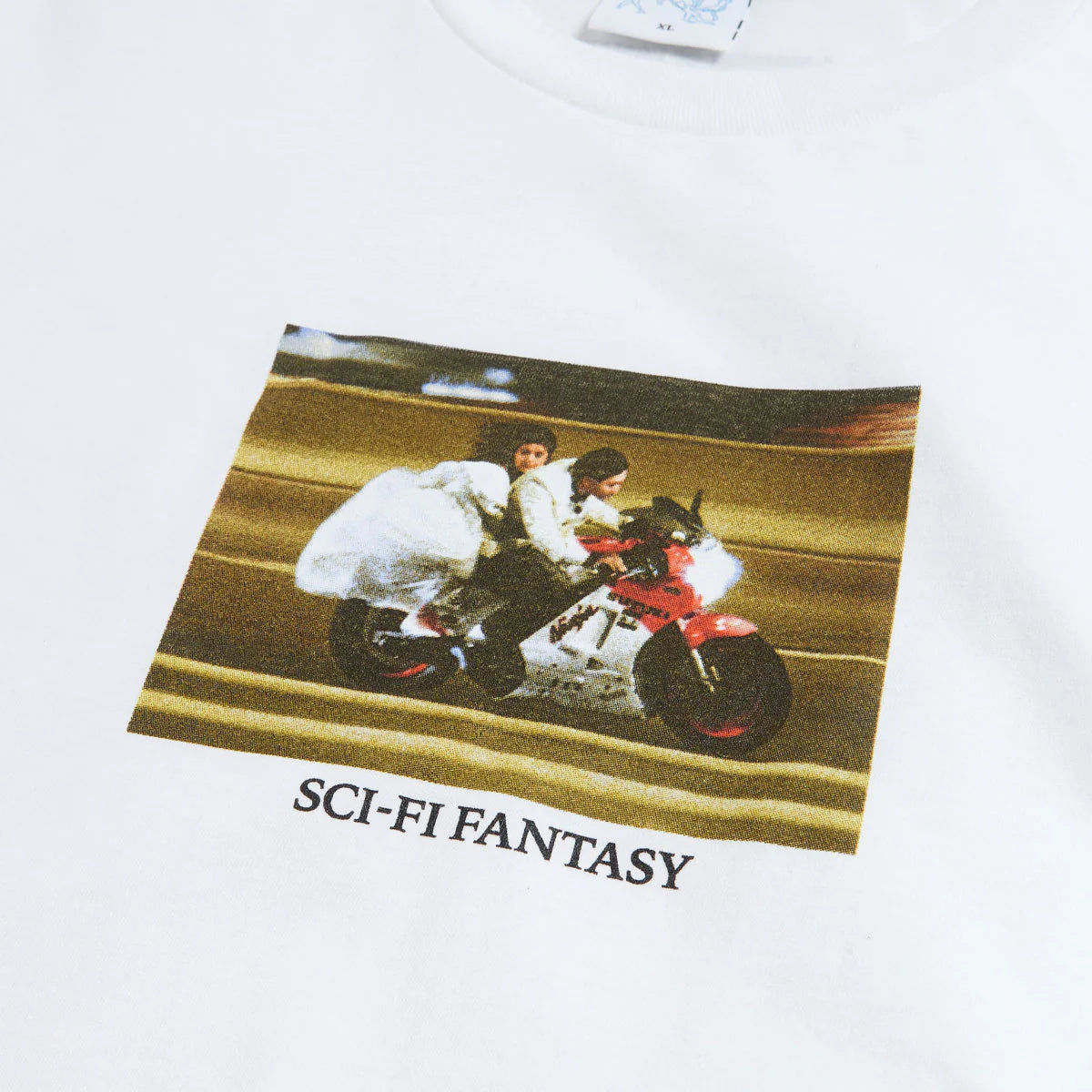 SCI-FI FANTASY A MOMENT OF ROMANCE TEE 'WHITE'
