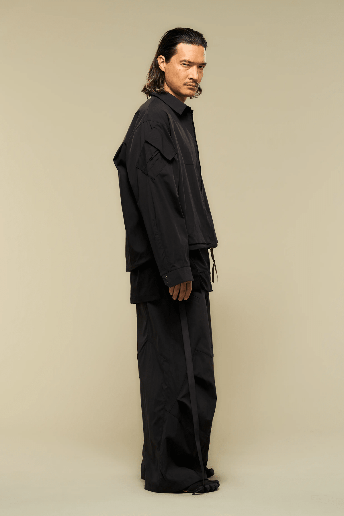 ACRONYM LA12-M 'BLACK' - Antithesis Store