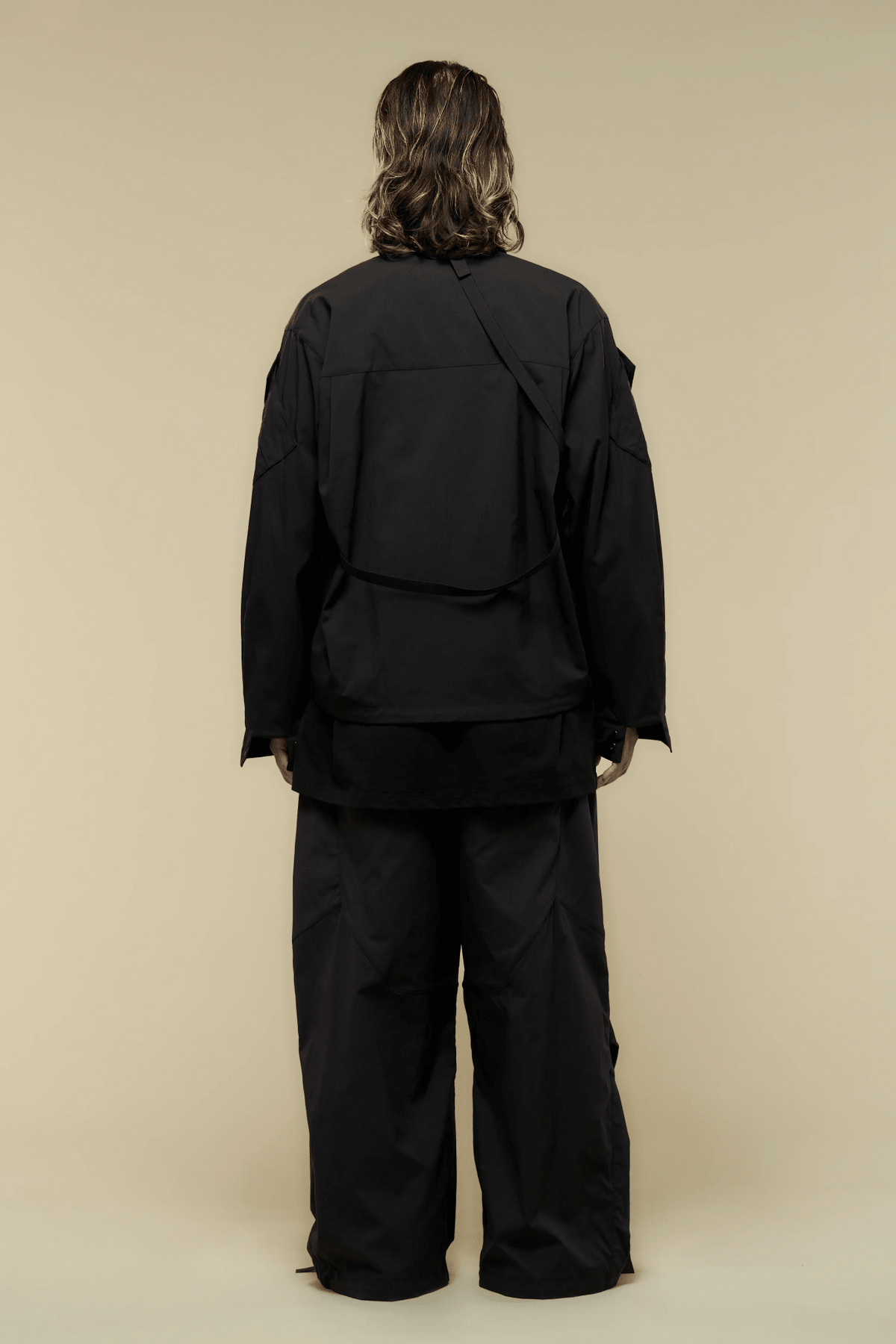 ACRONYM LA12-M 'BLACK' - Antithesis Store
