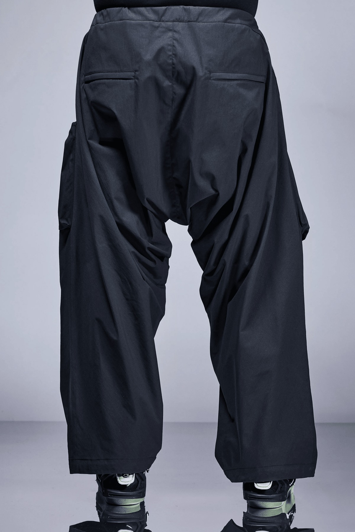 ACRONYM P30AL-E 'BLACK' - Antithesis Store