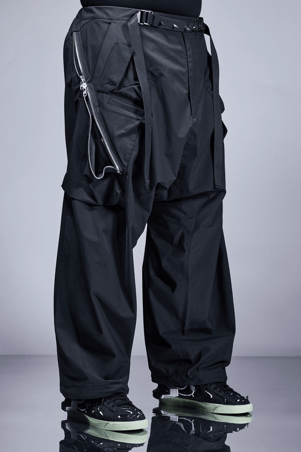 ACRONYM P30AL-E 'BLACK' - Antithesis Store