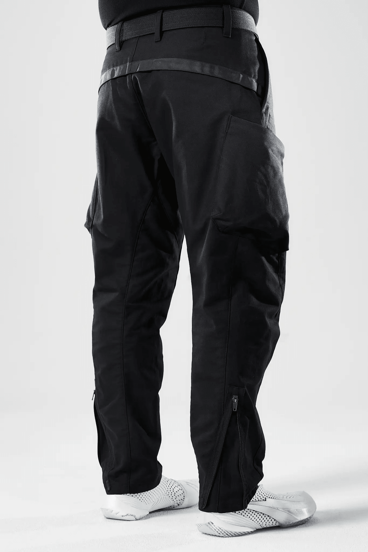 ACRONYM P37-KI 'BLACK' - Antithesis Store