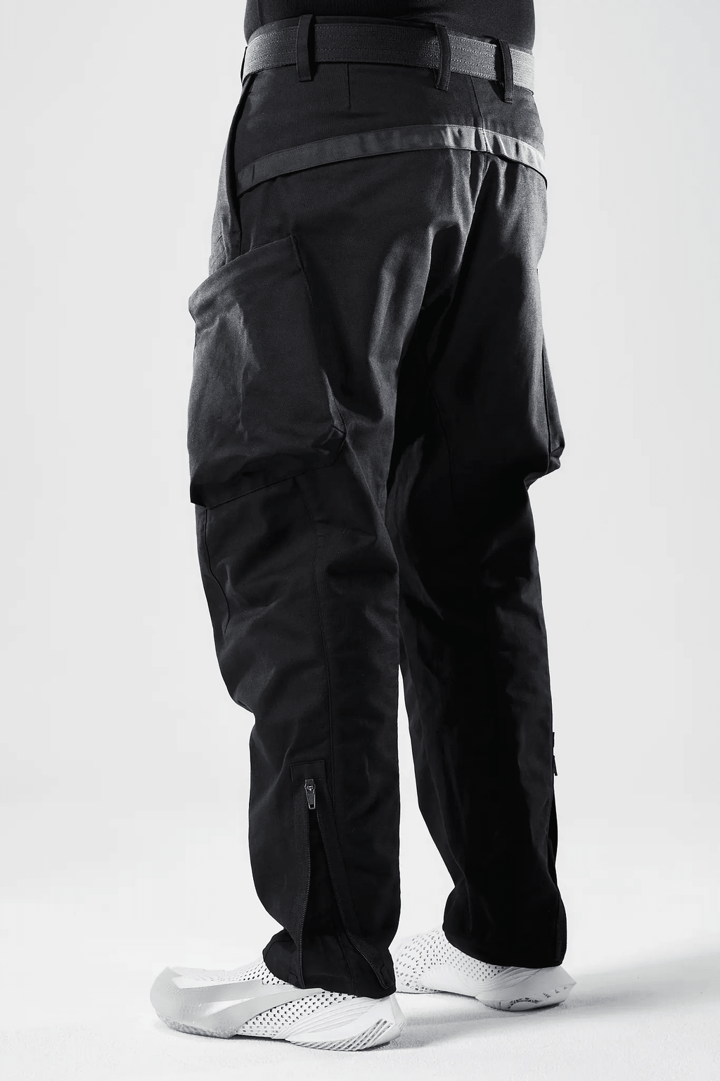 ACRONYM P37-KI 'BLACK' - Antithesis Store