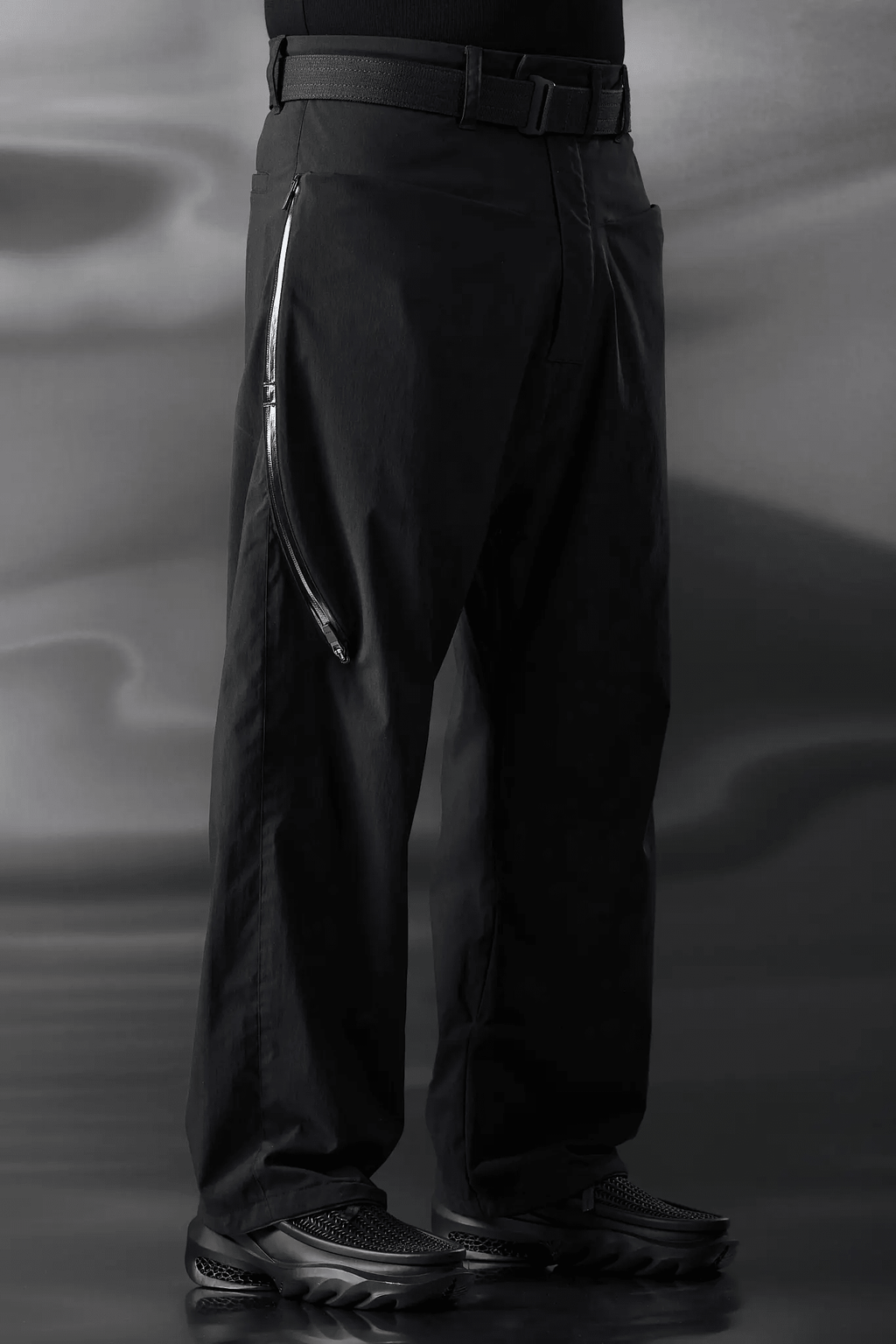 ACRONYM P60-E 'BLACK' - Antithesis Store