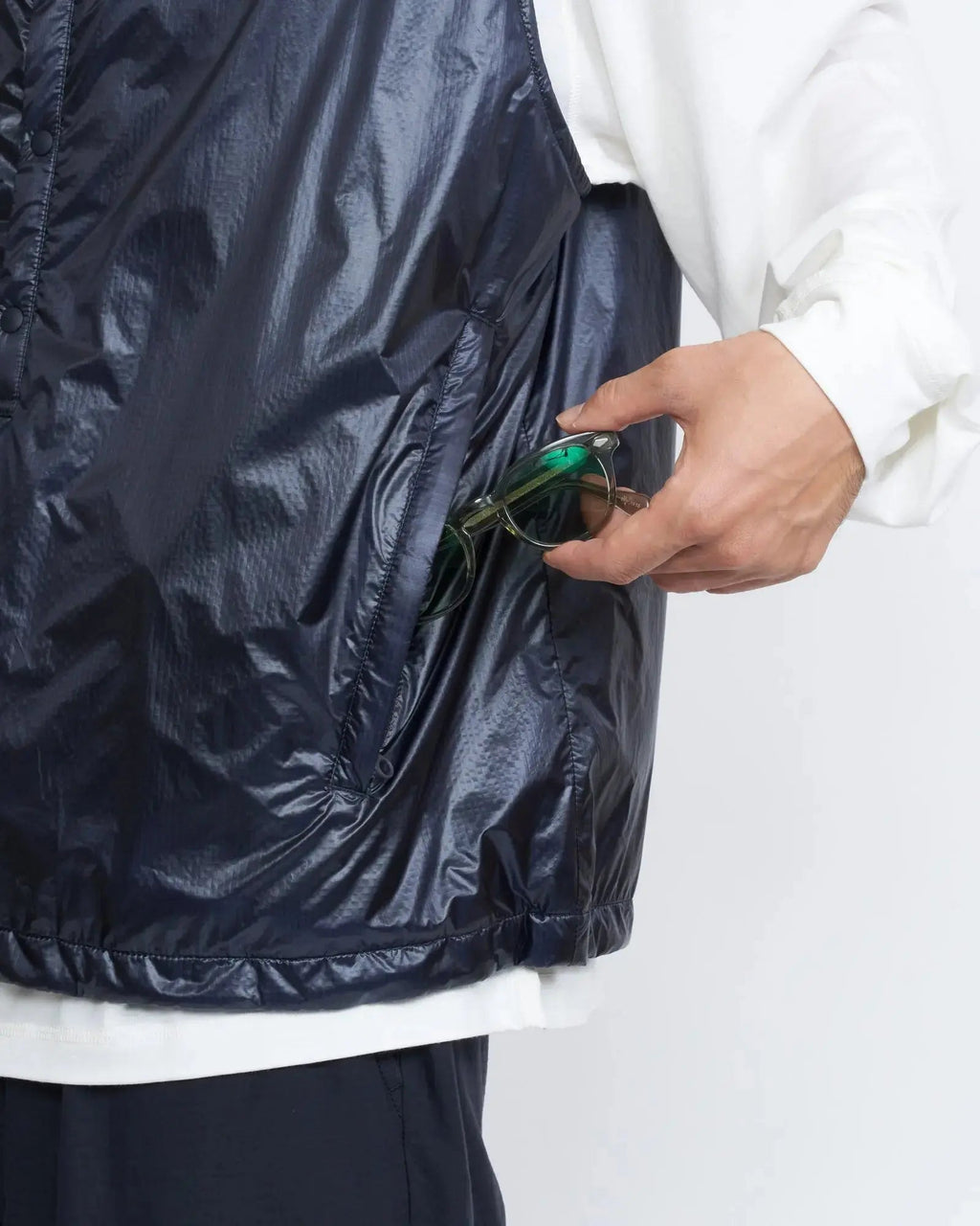 JUGEM PACK INSULATION SNAP VEST 'NAVY' - Antithesis Store